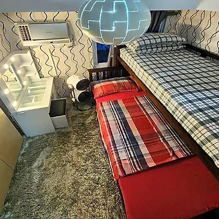 Elegant Studio At Grass Residences 1-5 Persons Only, Quezon City