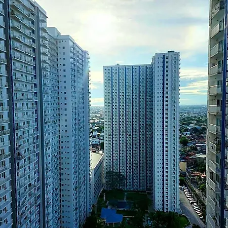 Elegant Studio At Grass Residences 1-5 Persons Only, Quezon City