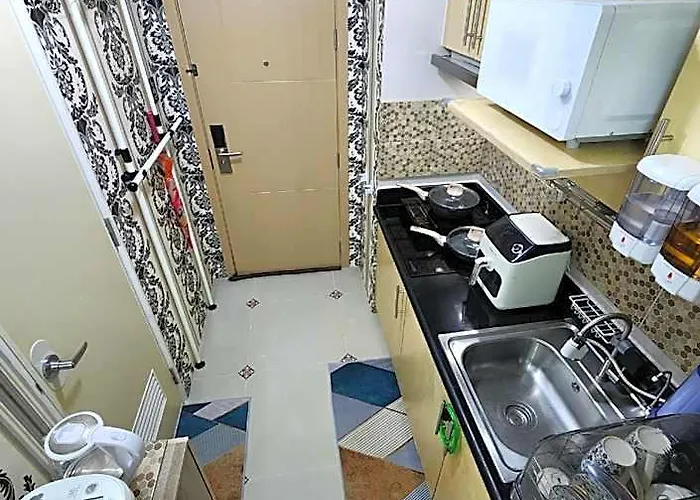 Отель Elegant At Grass Residences 1-5 Persons Only, Quezon Манила