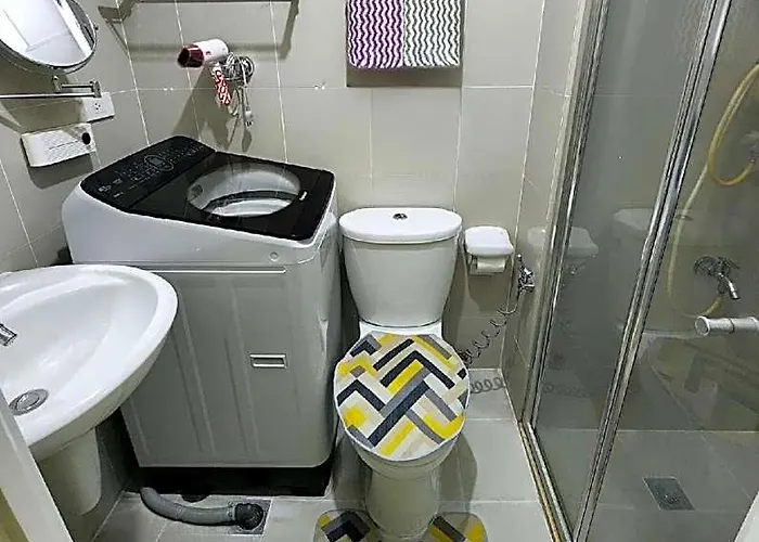 Отель Elegant At Grass Residences 1-5 Persons Only, Quezon