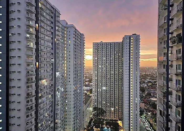 Отель Elegant At Grass Residences 1-5 Persons Only, Quezon Манила